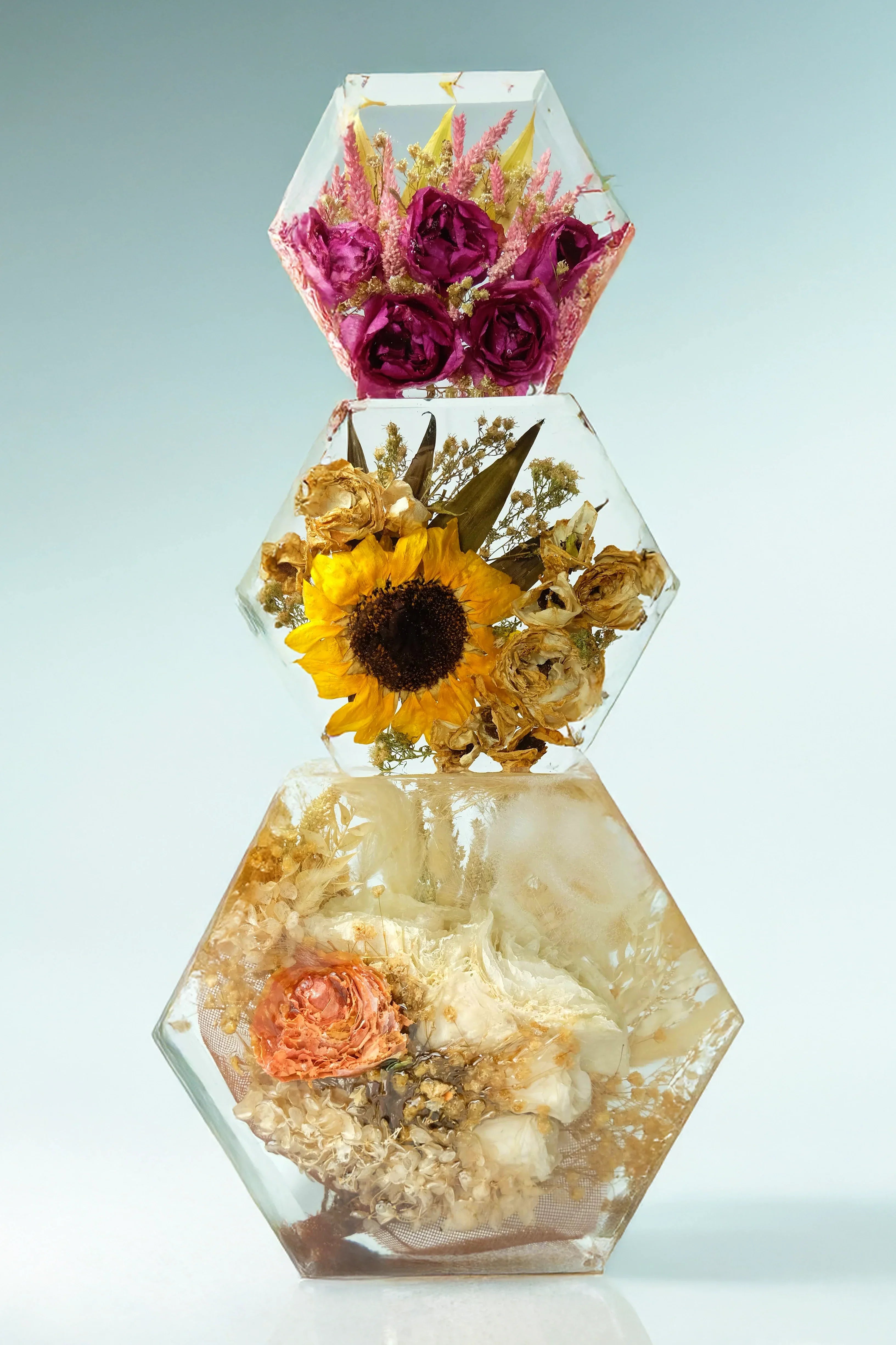 Personalized preserved flowers in resin